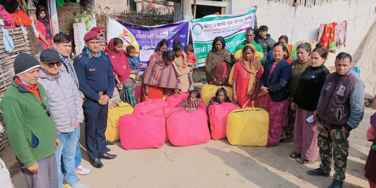 बेलका नगरपालिकाको ४६ घरपरिवारलाई सिरक वितरण।