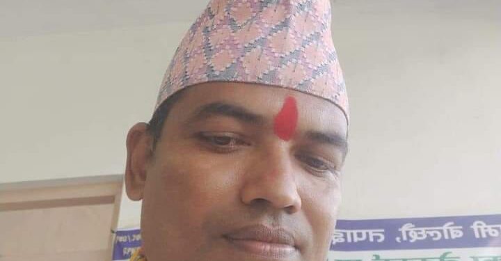 वडाध्यक्ष लाई एयर एम्बुलेन्स मार्फत थप उपचारका लागी काठमाण्डौ लगिंदै