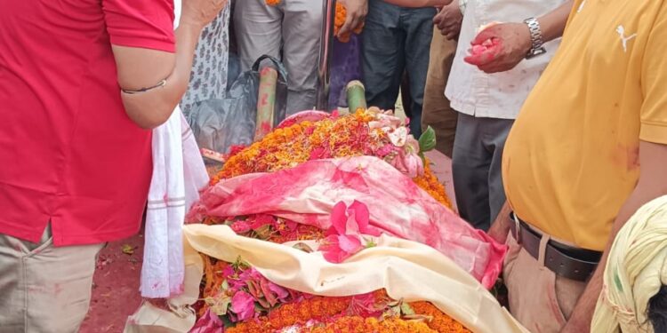 वडाध्यक्ष खड्कालाई राष्ट्रिय झण्डा ओढाई अन्तिम श्रदाञ्जलि! असार ९ गते सार्वजनिक शोक बिदा