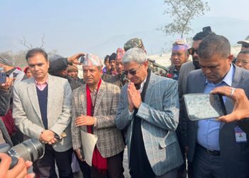 गृहमन्त्री सहितको टोलि द्वारा कोशि कटान क्षेत्रको अवलोकन, दीर्घकालीन व्यवस्थापनको लागि अनुरोध गर्दै बेलका नगरपालिकाले बुझायो ज्ञापनपत्र।