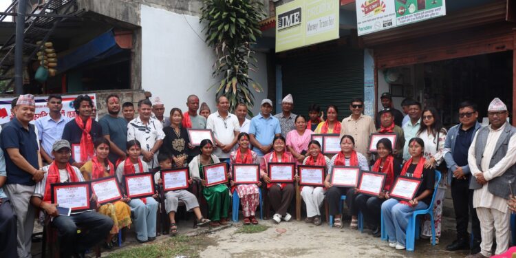 नेकपा एमाले बेलका -४ वडा कमिटीद्वारा एसईईमा उत्कृष्ट विद्यार्थीहरू सम्मानित