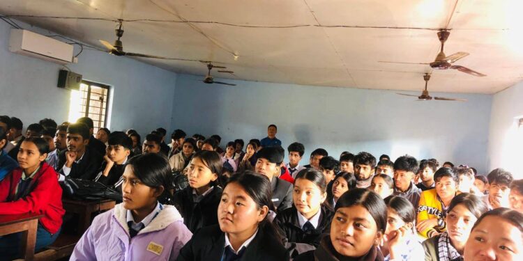 डा. बालकृष्ण थापा मगर द्वारा स्वास्थ्य, सिप र जीवन संघर्ष सम्बन्धीत प्रशिक्षण